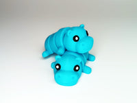 🐾 Cute Flexi Hippo Keychain – Adorable Articulated Hippopotamus Bag Charm & Desk Buddy
