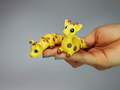 Giraffe Buddy Keychain – Cute Flexible Animal Charm