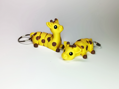 Giraffe Buddy Keychain – Cute Flexible Animal Charm